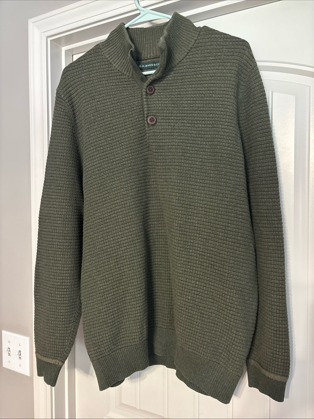 G.H. Bass & Co. Men's olive Green Fisherman Pullover Sweater Mock Neck Button L